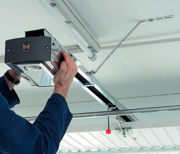 Garage Door Opener Repair in Lakewood, CA